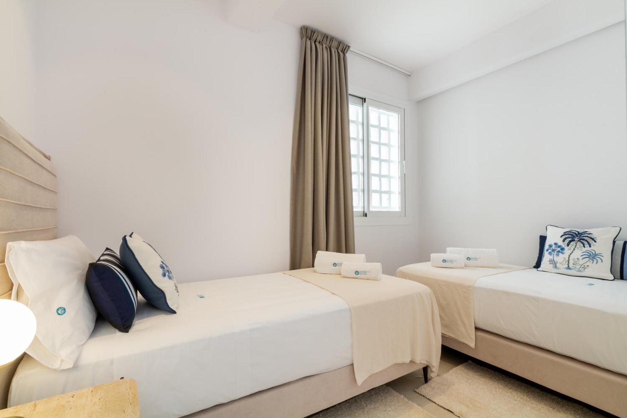 Banus - Playas Del Duque Beachside Complex